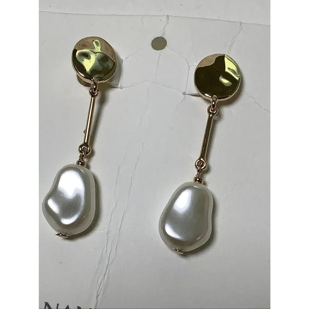 Banana Republic Gold Tone Pearl Baroque Drop Dangle Earrings Bridal Party E3-4